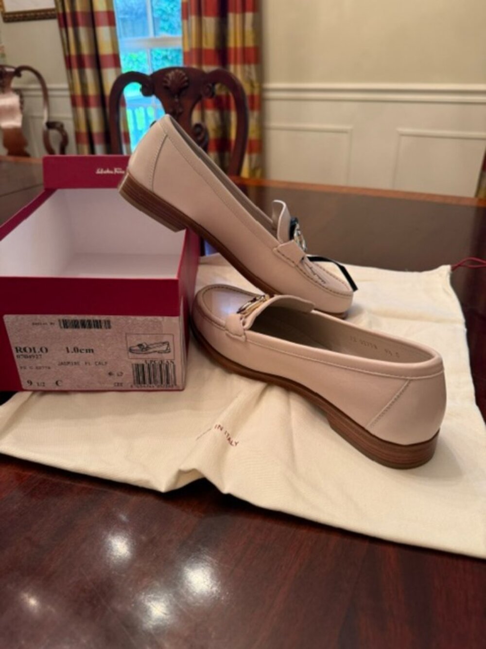 Never worn Ferragamo "Rolo" Womens Loafers size 9.5